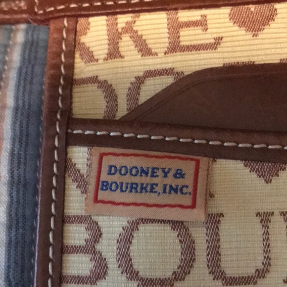 Dooney and Bourke tote purse - Picture 5 of 6
